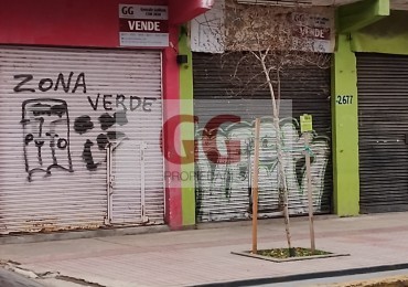Tres locales en bloque